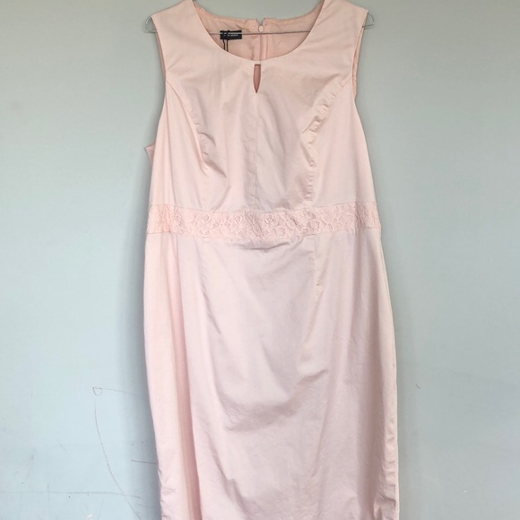 PINK LACE KNEE LENGTH DRESS - Picture 5 of 8